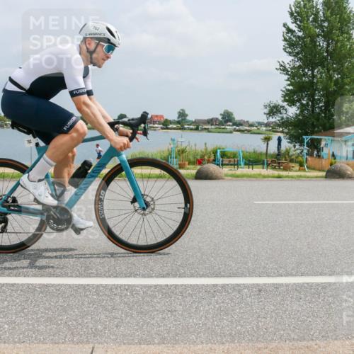 21.06.2025 - 27. Vierlanden-Triathlon H.Heesch http://msf.ph/oto/7997010 15.06.2025 12:24:01 Radfahren 681, 762, 871 meine-sportfotos.de
