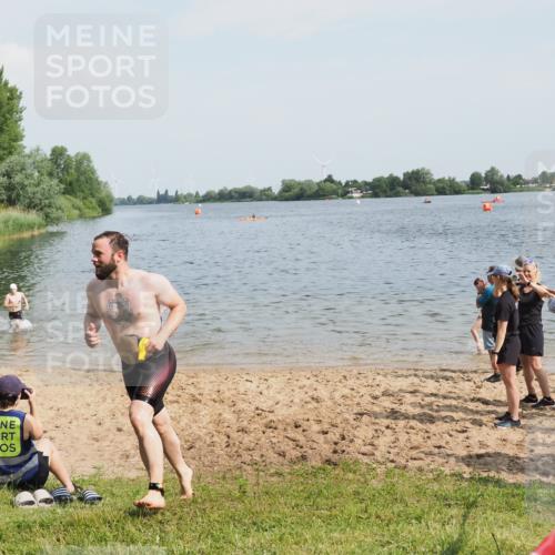 21.06.2025 - 27. Vierlanden-Triathlon MichiJ http://msf.ph/oto/7997016 15.06.2026 09:58:11 Schwimmen 289, 321, 360 meine-sportfotos.de