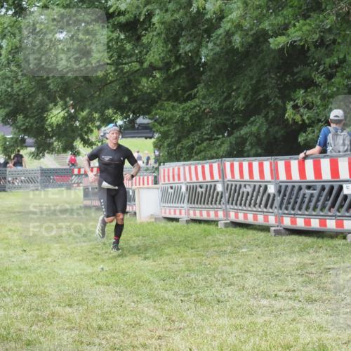 21.06.2025 - 27. Vierlanden-Triathlon KatJ http://msf.ph/oto/7997028 15.06.2025 12:50:14 Ziel 100 meine-sportfotos.de