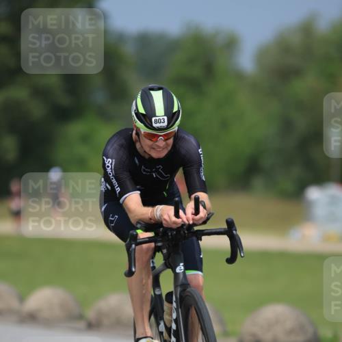 21.06.2025 - 27. Vierlanden-Triathlon H.Heesch http://msf.ph/oto/7997049 15.06.2025 12:23:44 Radfahren 803, 840 meine-sportfotos.de