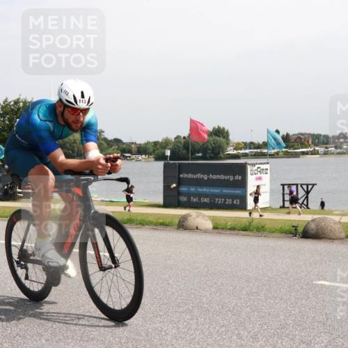 15.06.2025 - 27. Vierlanden-Triathlon H.Heesch http://msf.ph/oto/7997088 15.06.2025 11:31:55 Radfahren 113, 252, 898, 913 meine-sportfotos.de