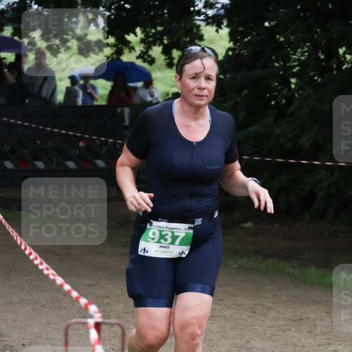 21.06.2025 - 27. Vierlanden-Triathlon Lena Gebhardt http://msf.ph/oto/7997098 15.06.2025 13:54:27 Laufen 2025, 937, 3 meine-sportfotos.de