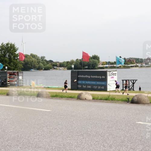 15.06.2025 - 27. Vierlanden-Triathlon H.Heesch http://msf.ph/oto/7997113 15.06.2025 11:31:56 Radfahren 113, 252, 761, 898, 913 meine-sportfotos.de