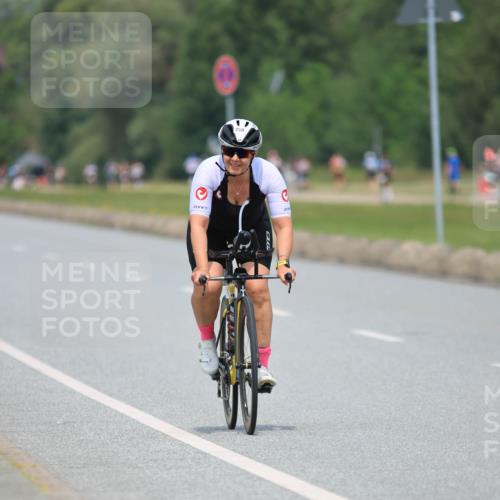 21.06.2025 - 27. Vierlanden-Triathlon H.Heesch http://msf.ph/oto/7997133 15.06.2025 12:24:11 Radfahren 250, 918 meine-sportfotos.de