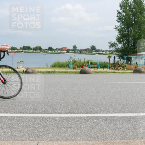 21.06.2025 - 27. Vierlanden-Triathlon H.Heesch http://msf.ph/oto/7997134 15.06.2025 12:24:49 Radfahren 738 meine-sportfotos.de