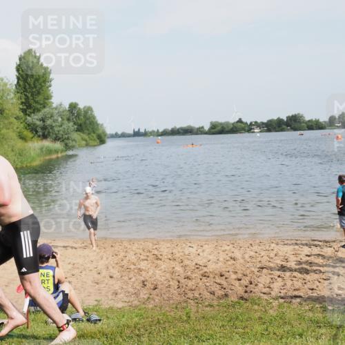 21.06.2025 - 27. Vierlanden-Triathlon MichiJ http://msf.ph/oto/7997136 15.06.2026 09:58:15 Schwimmen 289, 321, 360 meine-sportfotos.de
