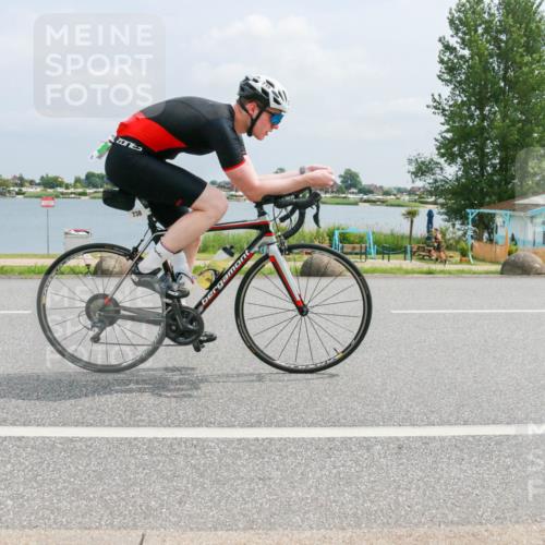21.06.2025 - 27. Vierlanden-Triathlon H.Heesch http://msf.ph/oto/7997146 15.06.2025 12:24:49 Radfahren 738 meine-sportfotos.de