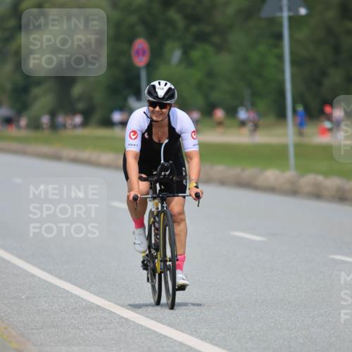 21.06.2025 - 27. Vierlanden-Triathlon H.Heesch http://msf.ph/oto/7997149 15.06.2025 12:24:11 Radfahren 250, 918 meine-sportfotos.de