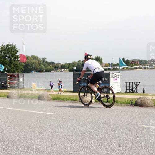15.06.2025 - 27. Vierlanden-Triathlon H.Heesch http://msf.ph/oto/7997158 15.06.2025 11:32:01 Radfahren 113, 761, 898 meine-sportfotos.de