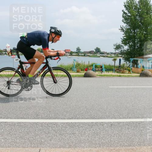 21.06.2025 - 27. Vierlanden-Triathlon H.Heesch http://msf.ph/oto/7997181 15.06.2025 12:25:12 Radfahren 835 meine-sportfotos.de
