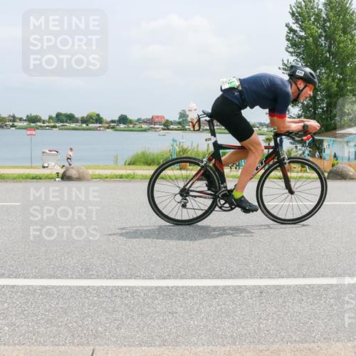 21.06.2025 - 27. Vierlanden-Triathlon H.Heesch http://msf.ph/oto/7997190 15.06.2025 12:25:12 Radfahren 835 meine-sportfotos.de