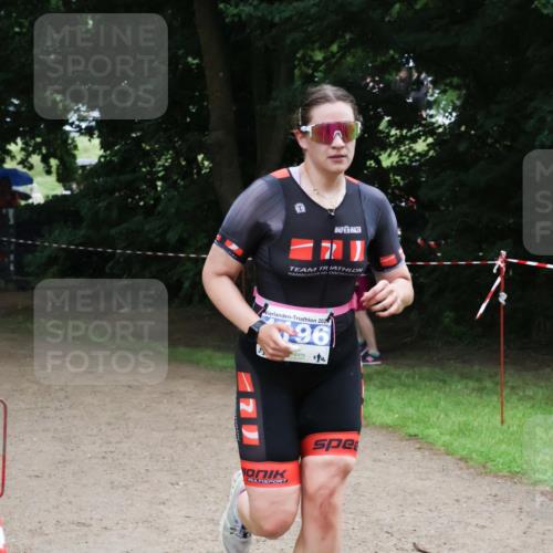 21.06.2025 - 27. Vierlanden-Triathlon Lena Gebhardt http://msf.ph/oto/7997199 15.06.2025 13:54:40 Laufen 202, 196 meine-sportfotos.de