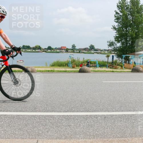 21.06.2025 - 27. Vierlanden-Triathlon H.Heesch http://msf.ph/oto/7997206 15.06.2025 12:25:19 Radfahren 801 meine-sportfotos.de