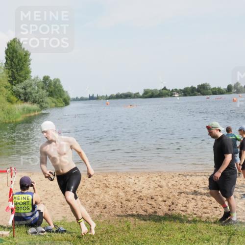 21.06.2025 - 27. Vierlanden-Triathlon MichiJ http://msf.ph/oto/7997226 15.06.2026 09:58:18 Schwimmen 289, 321, 360 meine-sportfotos.de