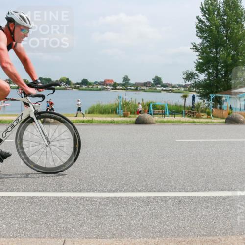 21.06.2025 - 27. Vierlanden-Triathlon H.Heesch http://msf.ph/oto/7997229 15.06.2025 12:25:29 Radfahren 717, 787, 847 meine-sportfotos.de