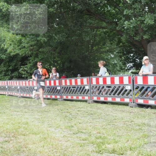 21.06.2025 - 27. Vierlanden-Triathlon KatJ http://msf.ph/oto/7997230 15.06.2025 12:50:39 Ziel 693 meine-sportfotos.de