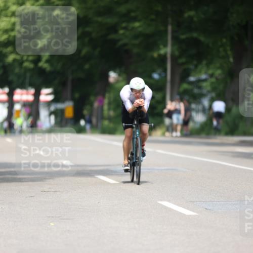 15.06.2025 - 7 Türme Triathlon Yannick Fuchs http://msf.ph/oto/7997255 15.06.2025 12:17:52 Radfahren 202, 256, 262, 291, 325, 396 meine-sportfotos.de