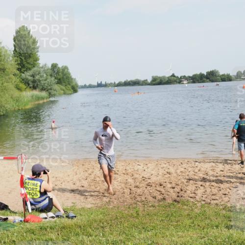 21.06.2025 - 27. Vierlanden-Triathlon MichiJ http://msf.ph/oto/7997277 15.06.2026 09:58:30 Schwimmen 345 meine-sportfotos.de