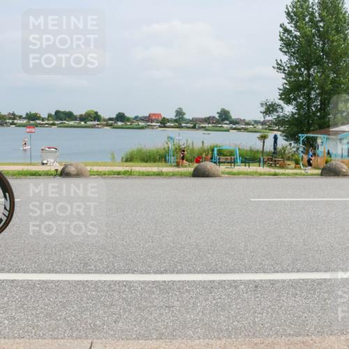 21.06.2025 - 27. Vierlanden-Triathlon H.Heesch http://msf.ph/oto/7997278 15.06.2025 12:25:34 Radfahren 717, 847 meine-sportfotos.de