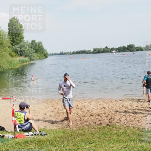 21.06.2025 - 27. Vierlanden-Triathlon MichiJ http://msf.ph/oto/7997286 15.06.2026 09:58:30 Schwimmen 345 meine-sportfotos.de