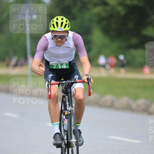 21.06.2025 - 27. Vierlanden-Triathlon H.Heesch http://msf.ph/oto/7997288 15.06.2025 12:24:34 Radfahren 714, 747, 841, 968 meine-sportfotos.de
