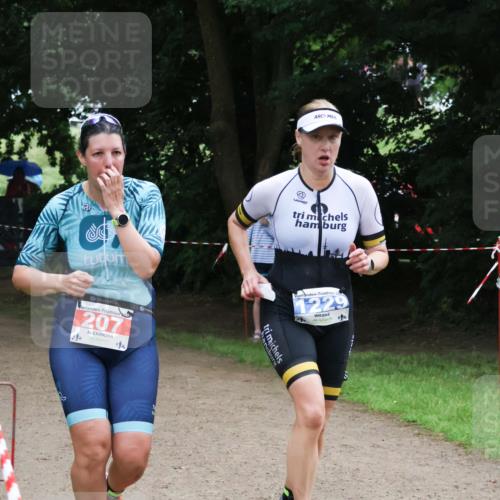 21.06.2025 - 27. Vierlanden-Triathlon Lena Gebhardt http://msf.ph/oto/7997289 15.06.2025 13:54:50 Laufen 207, 14, 1229 meine-sportfotos.de