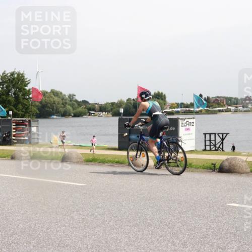 15.06.2025 - 27. Vierlanden-Triathlon H.Heesch http://msf.ph/oto/7997306 15.06.2025 11:32:10 Radfahren 144, 959 meine-sportfotos.de