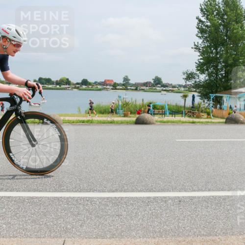 21.06.2025 - 27. Vierlanden-Triathlon H.Heesch http://msf.ph/oto/7997313 15.06.2025 12:25:47 Radfahren 645, 981 meine-sportfotos.de