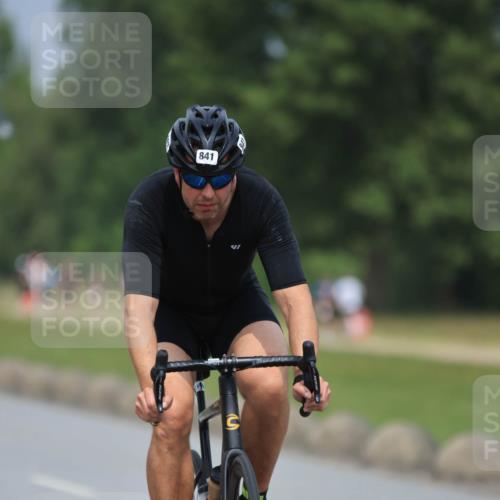 21.06.2025 - 27. Vierlanden-Triathlon H.Heesch http://msf.ph/oto/7997318 15.06.2025 12:24:38 Radfahren 714, 747, 841, 968 meine-sportfotos.de