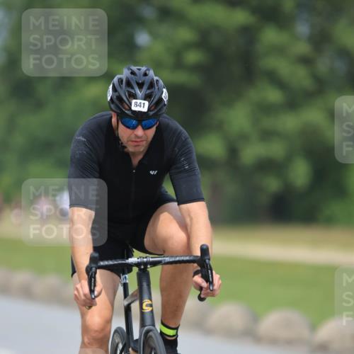 21.06.2025 - 27. Vierlanden-Triathlon H.Heesch http://msf.ph/oto/7997338 15.06.2025 12:24:38 Radfahren 714, 747, 841, 968 meine-sportfotos.de
