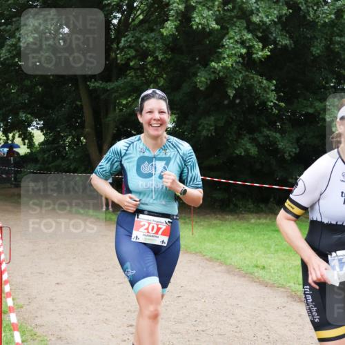 21.06.2025 - 27. Vierlanden-Triathlon Lena Gebhardt http://msf.ph/oto/7997353 15.06.2025 13:54:52 Laufen 207, 1990 meine-sportfotos.de