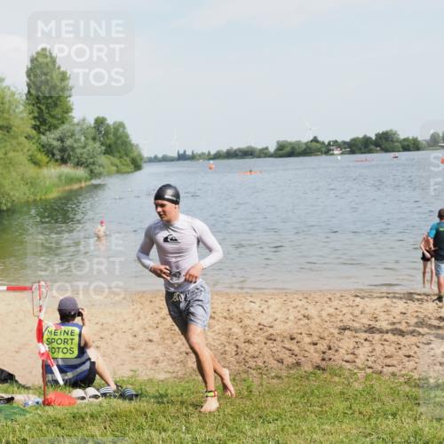 21.06.2025 - 27. Vierlanden-Triathlon MichiJ http://msf.ph/oto/7997356 15.06.2026 09:58:31 Schwimmen 345 meine-sportfotos.de