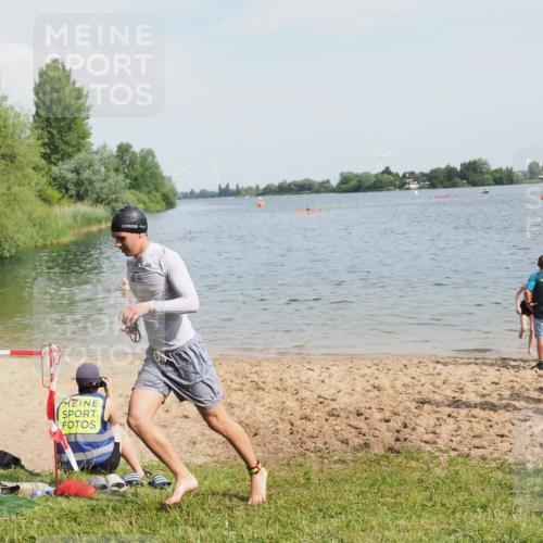 21.06.2025 - 27. Vierlanden-Triathlon MichiJ http://msf.ph/oto/7997397 15.06.2026 09:58:31 Schwimmen 345 meine-sportfotos.de