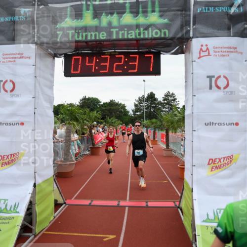 15.06.2025 - 7 Türme Triathlon Michael Strokosch http://msf.ph/oto/7997417 15.06.2025 14:32:36 Ziel 402, 488, 495, 533, 830, 871, 1035 meine-sportfotos.de