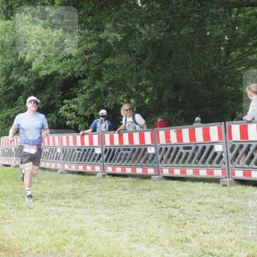 21.06.2025 - 27. Vierlanden-Triathlon KatJ http://msf.ph/oto/7997425 15.06.2025 12:50:56 Ziel 239, 695 meine-sportfotos.de