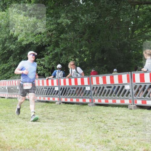 21.06.2025 - 27. Vierlanden-Triathlon KatJ http://msf.ph/oto/7997445 15.06.2025 12:50:56 Ziel 239, 695 meine-sportfotos.de