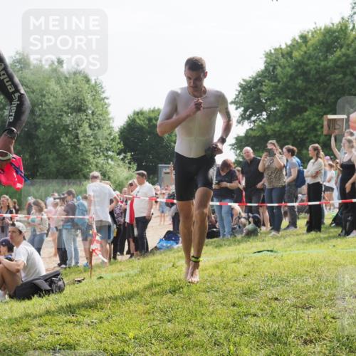15.06.2025 - 27. Vierlanden-Triathlon KatJ http://msf.ph/oto/7997448 15.06.2025 09:55:50 Schwimmen 273, 280, 283, 300, 303, 322, 331, 338 meine-sportfotos.de