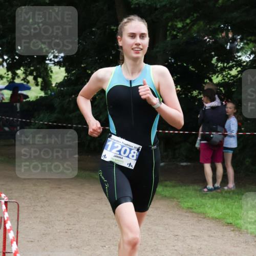 21.06.2025 - 27. Vierlanden-Triathlon Lena Gebhardt http://msf.ph/oto/7997459 15.06.2025 13:55:04 Laufen 202, 1208 meine-sportfotos.de