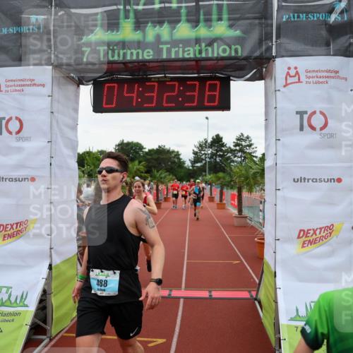 15.06.2025 - 7 Türme Triathlon Michael Strokosch http://msf.ph/oto/7997462 15.06.2025 14:32:37 Ziel 286, 402, 488, 495, 533, 871, 1035 meine-sportfotos.de