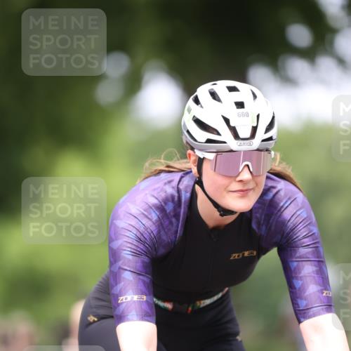 15.06.2025 - 7 Türme Triathlon Yannick Fuchs http://msf.ph/oto/7997478 15.06.2025 13:12:45 Radfahren 363, 581, 660, 1129 meine-sportfotos.de
