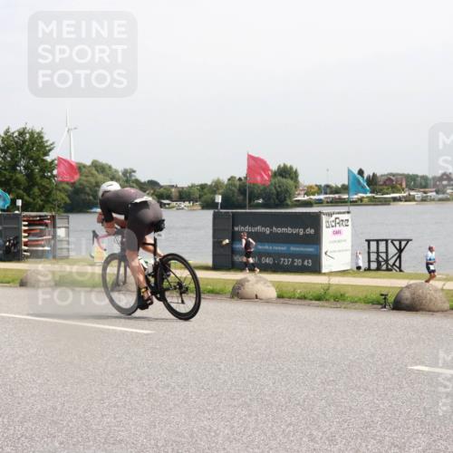 15.06.2025 - 27. Vierlanden-Triathlon H.Heesch http://msf.ph/oto/7997479 15.06.2025 11:32:52 Radfahren 718, 771 meine-sportfotos.de