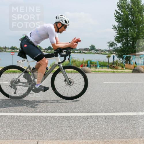 21.06.2025 - 27. Vierlanden-Triathlon H.Heesch http://msf.ph/oto/7997508 15.06.2025 12:26:14 Radfahren 731, 846 meine-sportfotos.de
