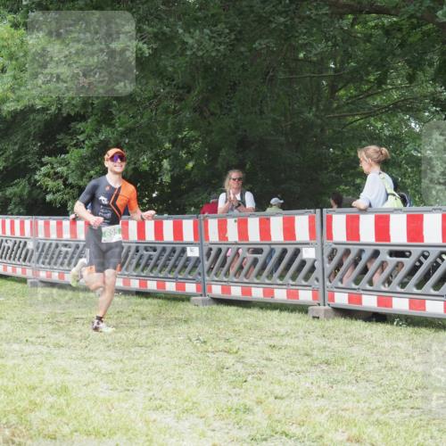 21.06.2025 - 27. Vierlanden-Triathlon KatJ http://msf.ph/oto/7997536 15.06.2025 12:51:04 Ziel 129, 695 meine-sportfotos.de