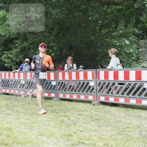 21.06.2025 - 27. Vierlanden-Triathlon KatJ http://msf.ph/oto/7997558 15.06.2025 12:51:05 Ziel 129, 695 meine-sportfotos.de