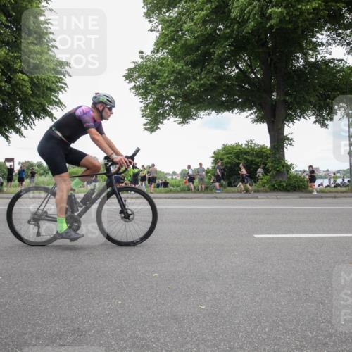 15.06.2025 - 7 Türme Triathlon Yannick Fuchs http://msf.ph/oto/7997559 15.06.2025 13:50:47 Radfahren 256, 389, 911, 954, 1096 meine-sportfotos.de