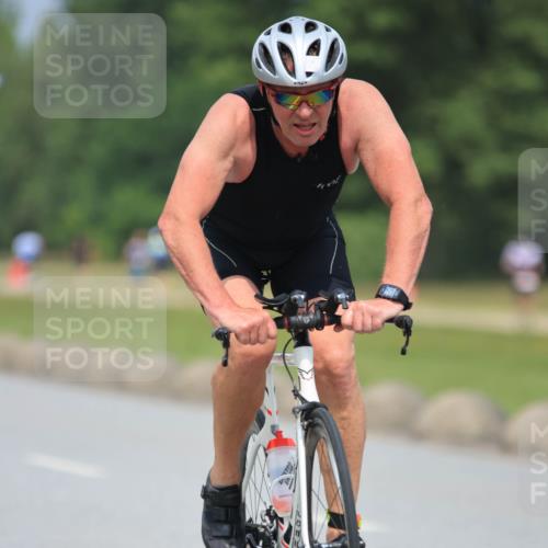 21.06.2025 - 27. Vierlanden-Triathlon H.Heesch http://msf.ph/oto/7997563 15.06.2025 12:25:26 Radfahren 717, 787, 847 meine-sportfotos.de