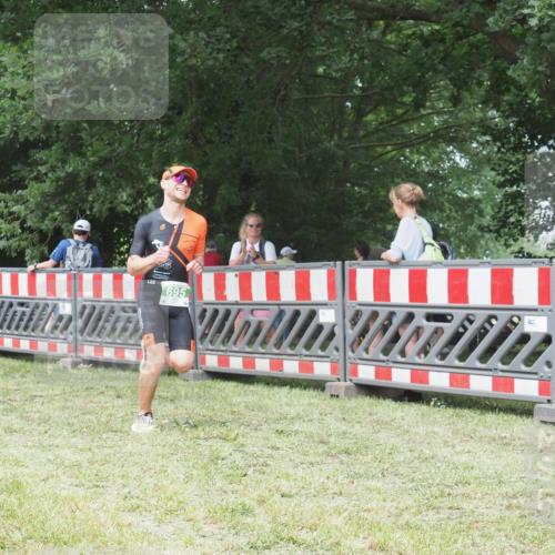 21.06.2025 - 27. Vierlanden-Triathlon KatJ http://msf.ph/oto/7997570 15.06.2025 12:51:05 Ziel 129, 695 meine-sportfotos.de