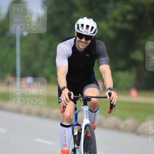 21.06.2025 - 27. Vierlanden-Triathlon H.Heesch http://msf.ph/oto/7997584 15.06.2025 12:25:27 Radfahren 717, 787, 847 meine-sportfotos.de