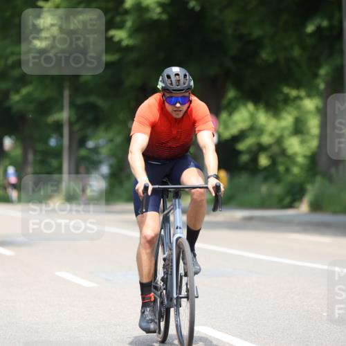 15.06.2025 - 7 Türme Triathlon Yannick Fuchs http://msf.ph/oto/7997597 15.06.2025 12:18:47 Radfahren 301, 302, 308, 341, 477, 566 meine-sportfotos.de