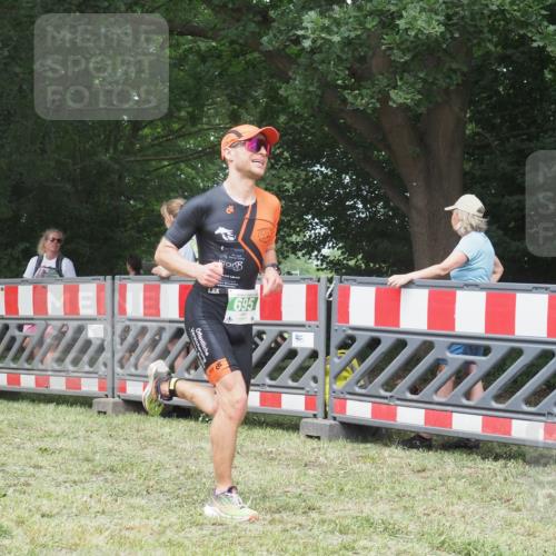 21.06.2025 - 27. Vierlanden-Triathlon KatJ http://msf.ph/oto/7997598 15.06.2025 12:51:05 Ziel 129, 695 meine-sportfotos.de